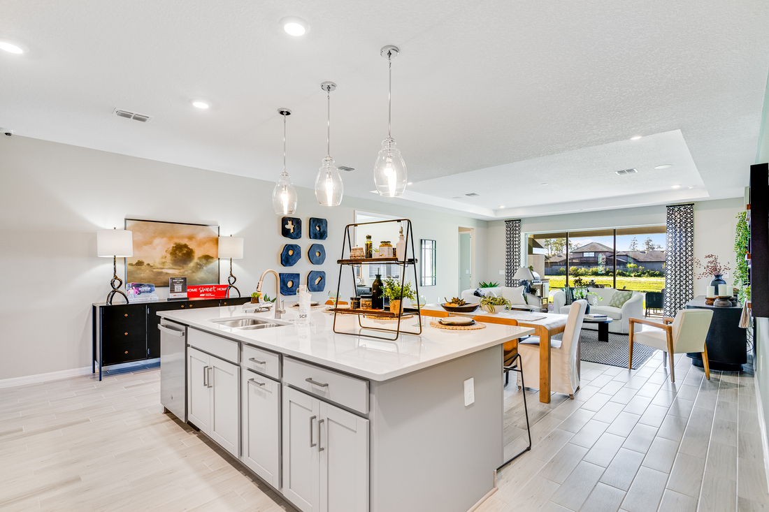 hj-fl-orlando-the-waters-at-center-lake-ranch-Lots-4-croix-kitchen-to-livinngroom-02
