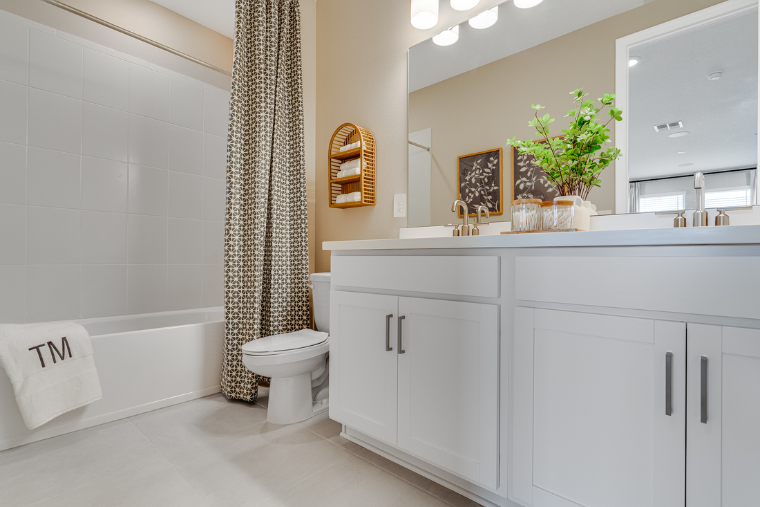 hj-fl-orlando-the-waters-at-center-lake-ranch-anastasia-1224teal-creek-bathroom-04