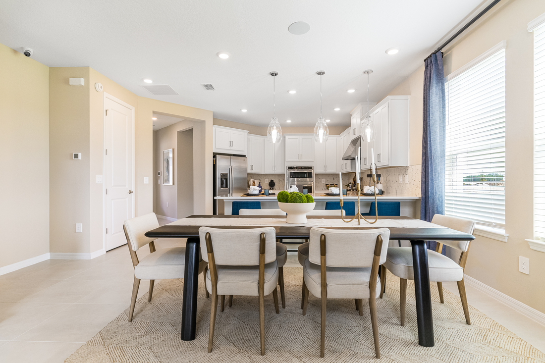 hj-fl-orlando-the-waters-at-center-lake-ranch-anastasia-1224teal-creek-diningroom-to-kitchen-01