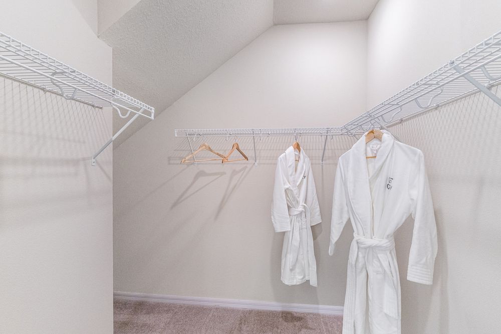 hj-fl-orlando-the-waters-at-center-lake-ranch-anastasia-1224teal-creek-dressingroom-01
