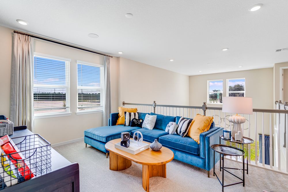 hj-fl-orlando-the-waters-at-center-lake-ranch-anastasia-1224teal-creek-tv-lounge-02