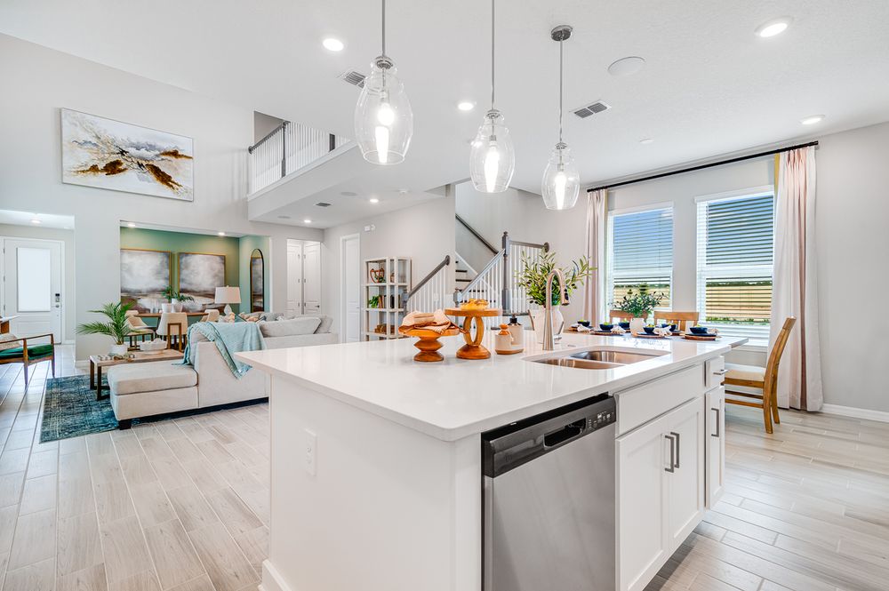 hj-fl-orlando-the-waters-at-center-lake-ranch-baldwin-5269kildare-kitchen-to-livingroom-01