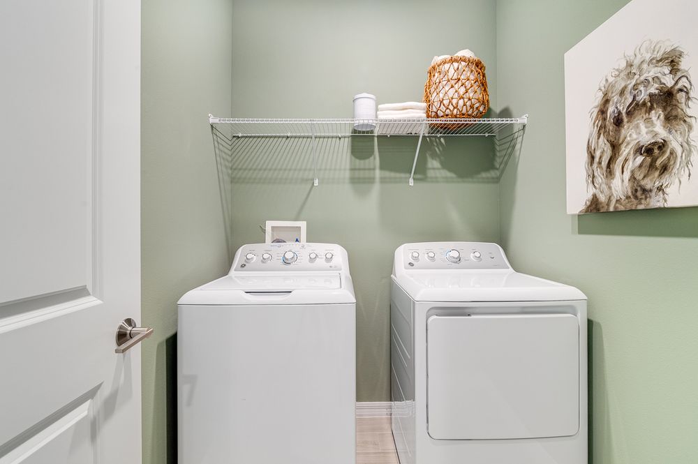 hj-fl-orlando-the-waters-at-center-lake-ranch-baldwin-5269kildare-laundryroom-01