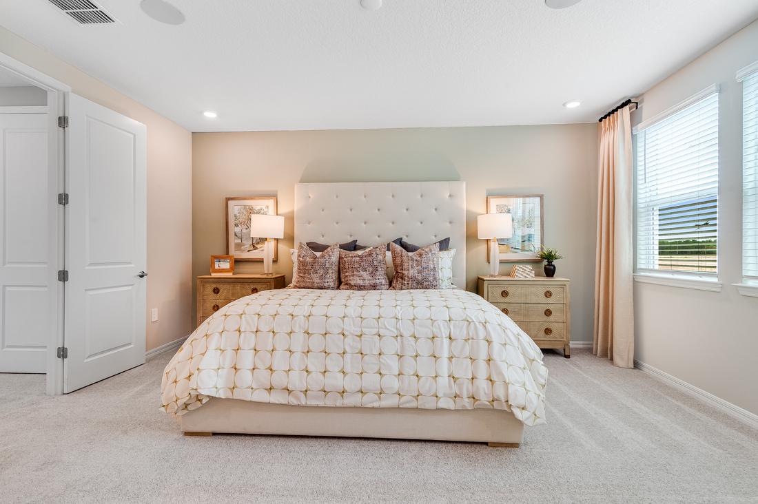 hj-fl-orlando-the-waters-at-center-lake-ranch-baldwin-5269kildare-master-bedroom-03