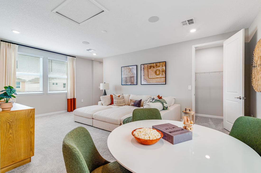 hj-fl-orlando-the-waters-at-center-lake-ranch-baldwin-5269kildare-tv-lounge-05