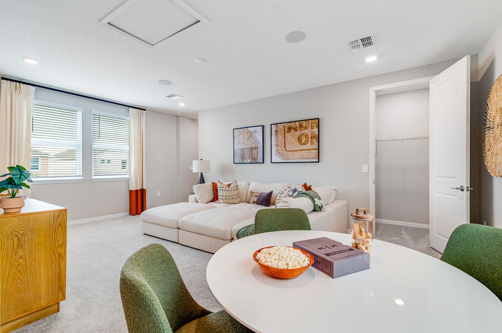 hj-fl-orlando-the-waters-at-center-lake-ranch-baldwin-5269kildare-tv-lounge-05