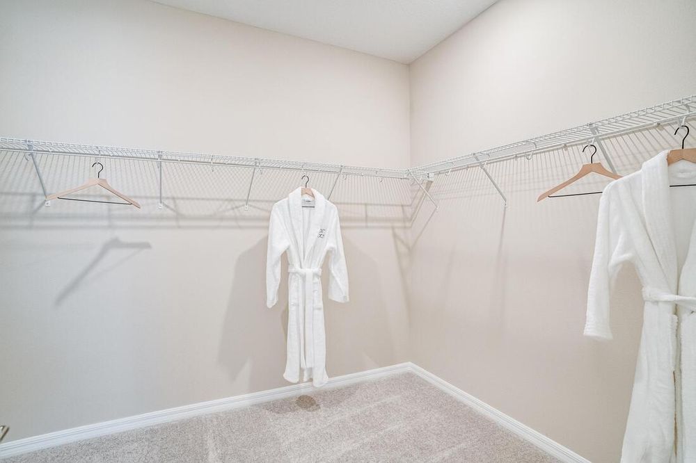 hj-fl-orlando-the-waters-at-center-lake-ranch-grenada-1218teal-creek-dressingroom-002