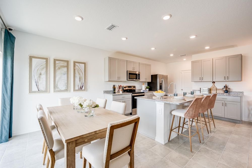 hj-fl-tampa-rc-0110-palmwind-elm-dining-to-kitchen-002