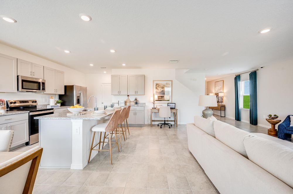 hj-fl-tampa-rc-0110-palmwind-elm-dining-to-living-001