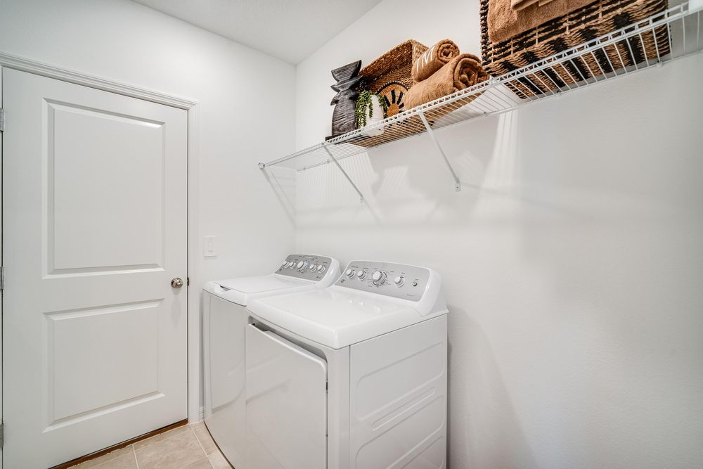 hj-fl-tampa-rc-0110-palmwind-magnolia-laundryroom-001