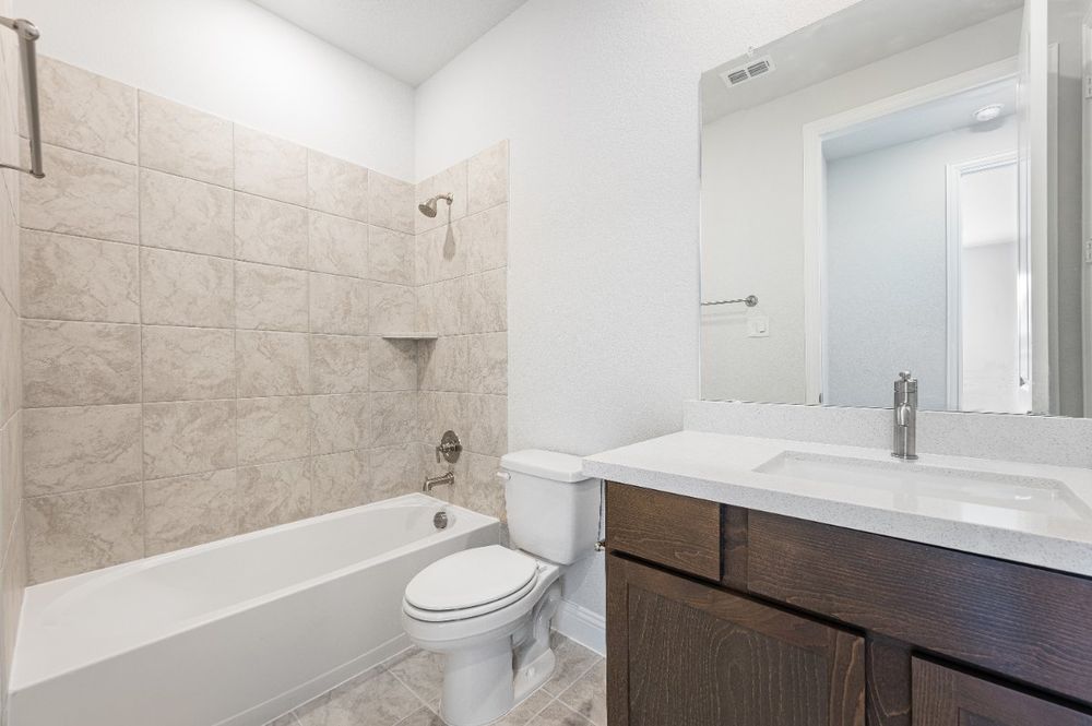 hj-tx-dallas-the-ridge-at-northlake-amber-bathroom-001
