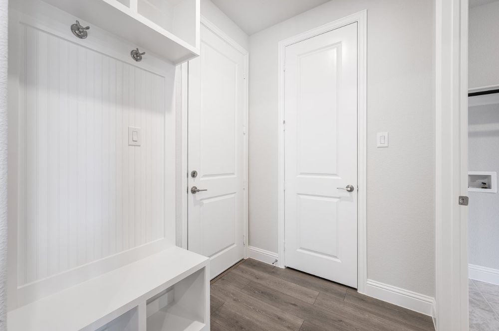hj-tx-dallas-the-ridge-at-northlake-amber-dressingroom-001